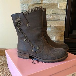 Crown Vintage Boots